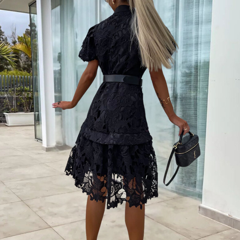 Sidra - Faszinierendes Spitzenkleid mit Puffärmeln Und Edlem Taillengürtel