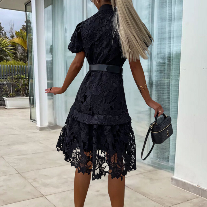 Sidra - Faszinierendes Spitzenkleid mit Puffärmeln Und Edlem Taillengürtel