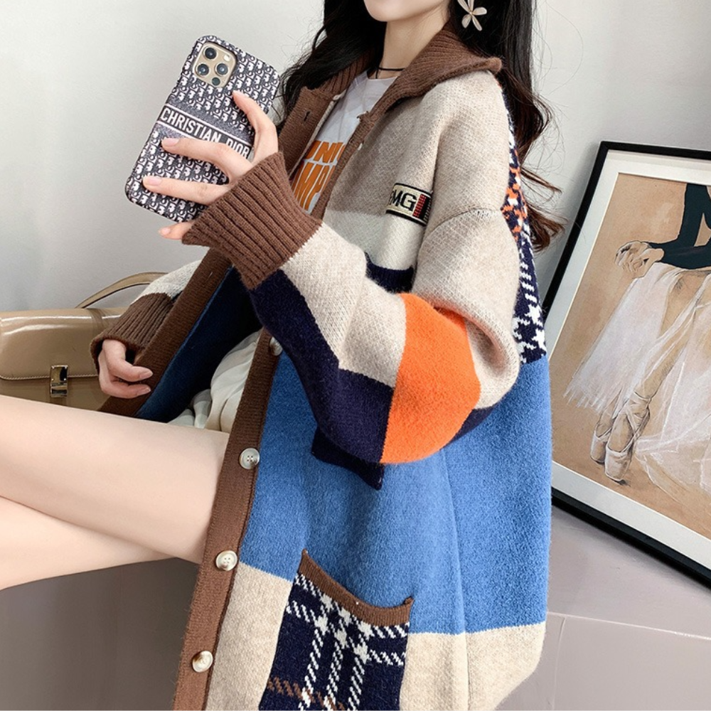 Edwina - Damenstrickjacke mit Auffälligem Farbdesign