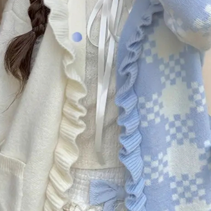 Aureliana - Elegante Strickjacke mit Rüschenbesatz für Damen