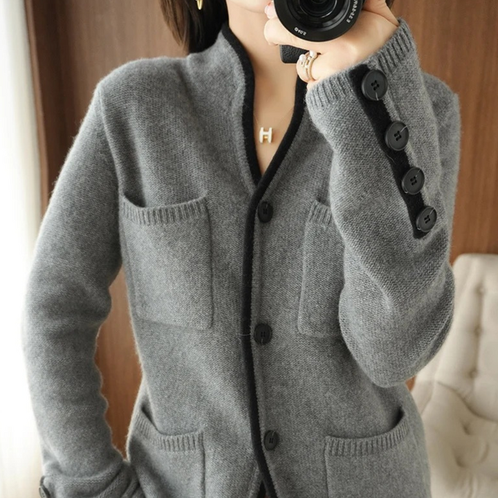 Mahaut - Weiche Damenstrickjacke mit Knopfleiste