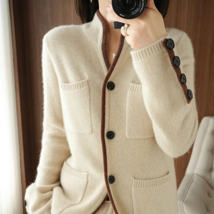 Mahaut - Weiche Damenstrickjacke mit Knopfleiste